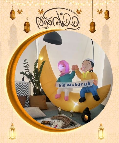 مجسم الهلال مع شخصيات كرتونية